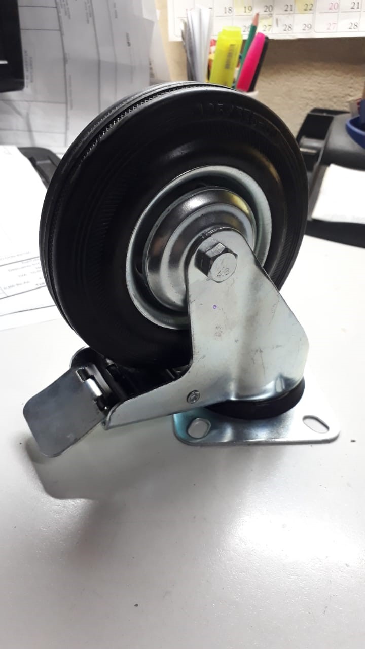 RUEDA GIRATORIA 125MM CHAPA/GOMA  C/FRENO (4013) HOFER